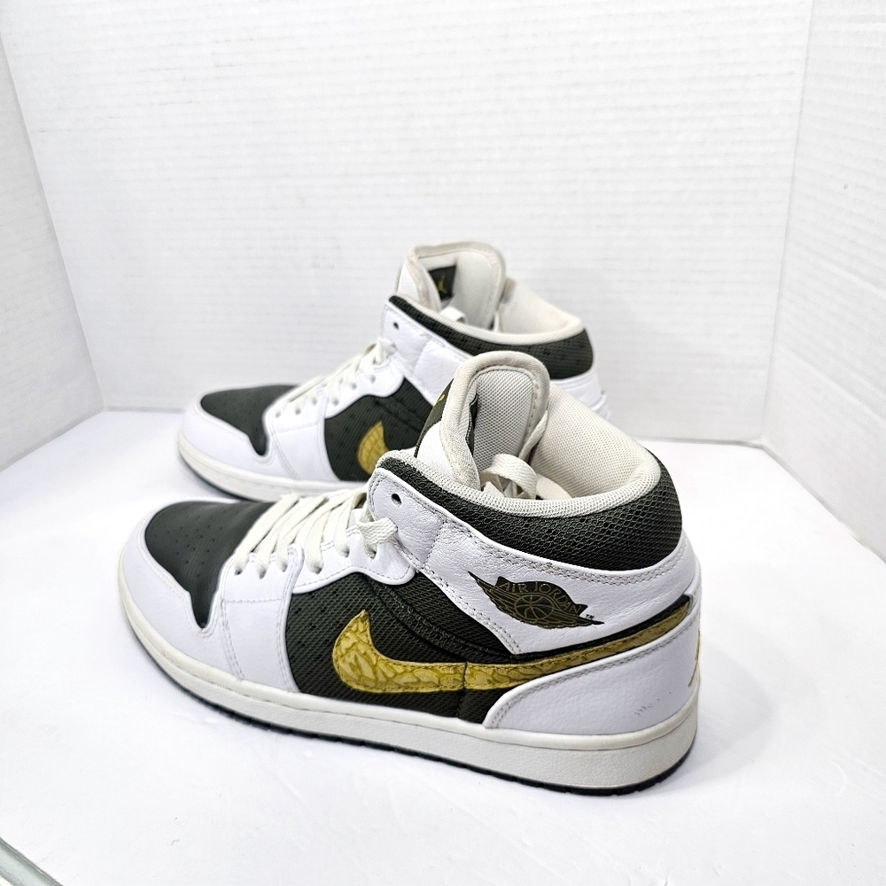 Jordan White and Black Sneakers with Gold Accents - Picture 12 of 13